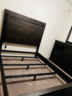 Queen Bedroom Set