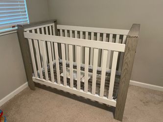 Delta Convertible Crib