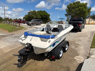 1995 18’ Dynasty Bowrider