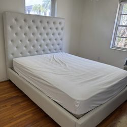 Queen Bed With Mattress $200 From City Furniture !!!