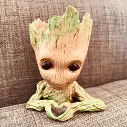 Baby Groot Heart Hands Planter