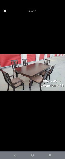 Dining table and 6 chairs / comedor