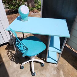 Child's Desk Workstation with Chair & Lamp