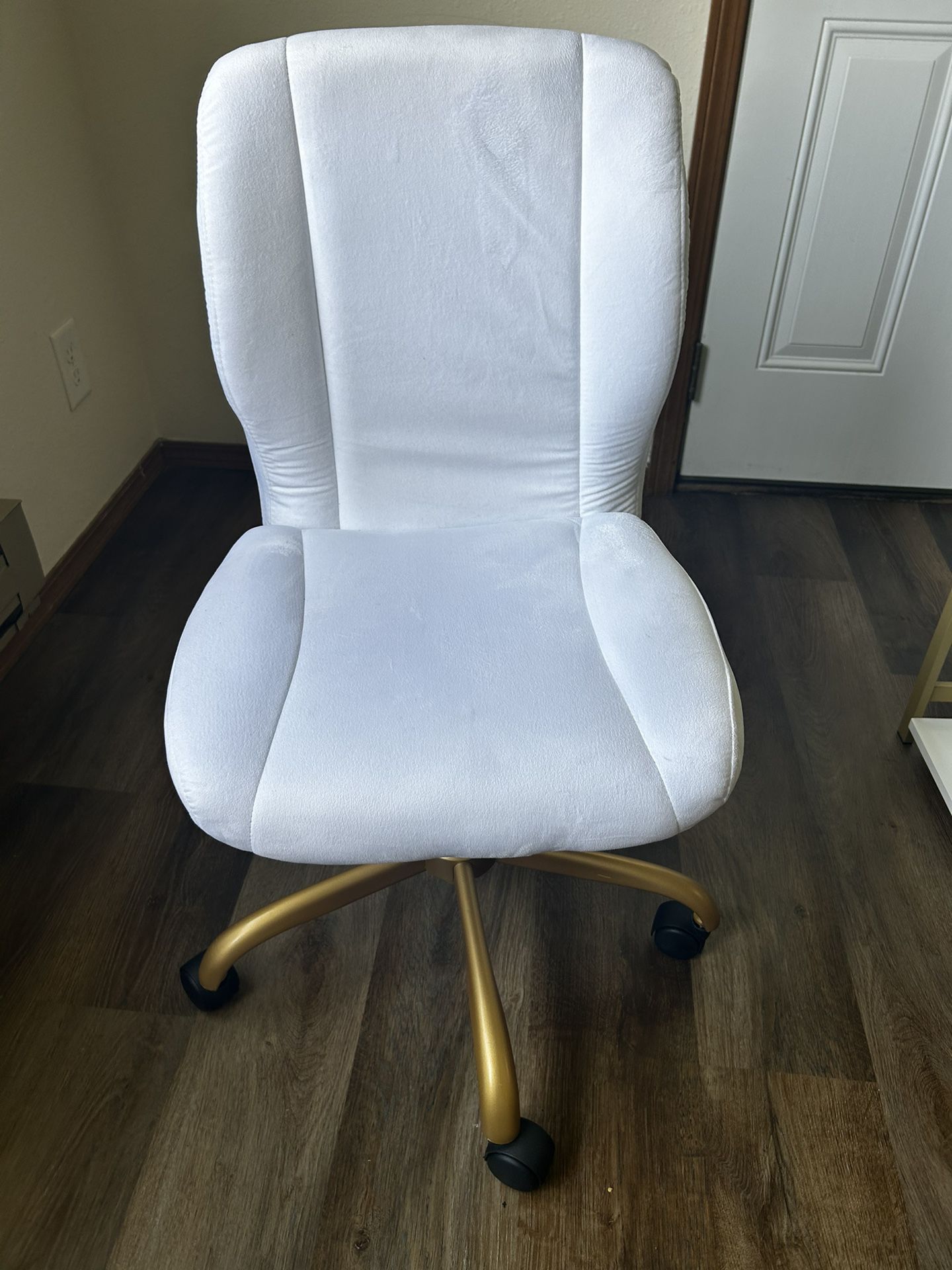 White And Gold Chair 
