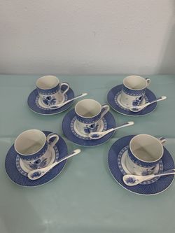 🍀 Blue Floral By Keito Japan, 5, Plates Cups, And Spoons Set/🍀5, Juego de platos, tazas y cucharas Blue Floral By Keito Japan