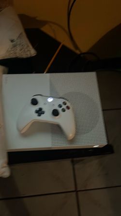 Xbox one s I will throw in a blue controller
