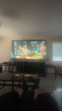 Hisense 98 in smart tv