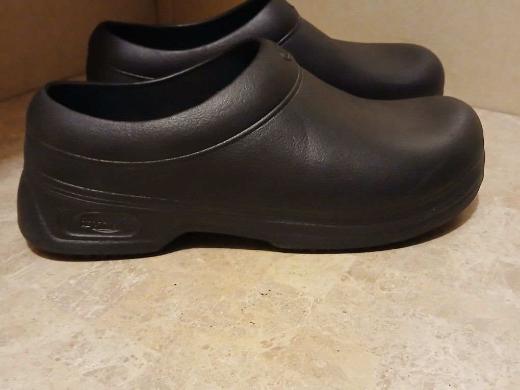 Men's Shoes - Size 13