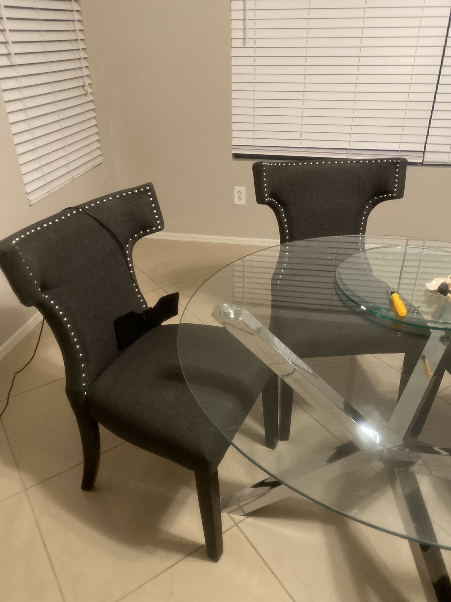 4 Like Brand New Chairs Gray Linen Color