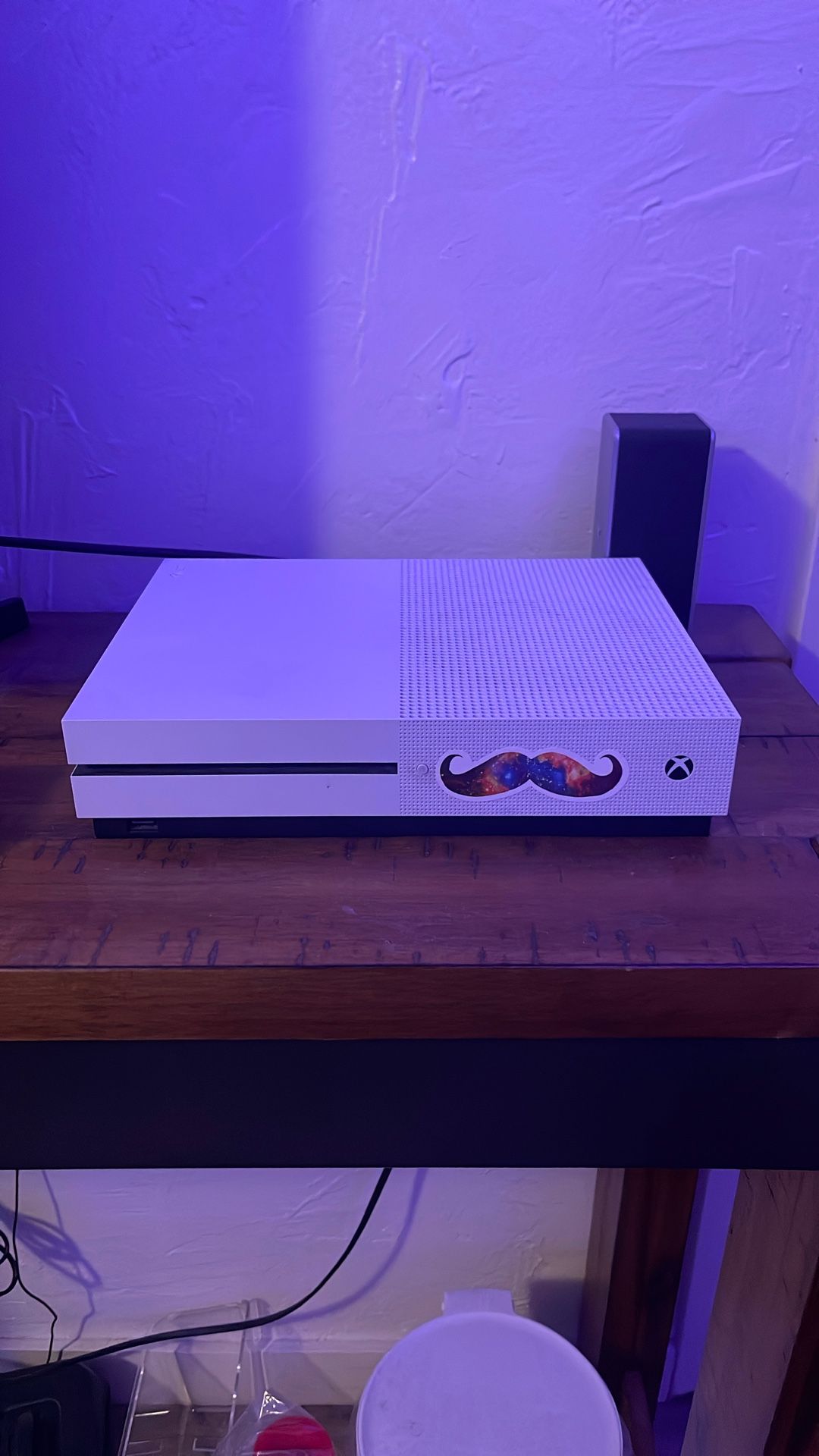 Xbox 360 W/ Controller