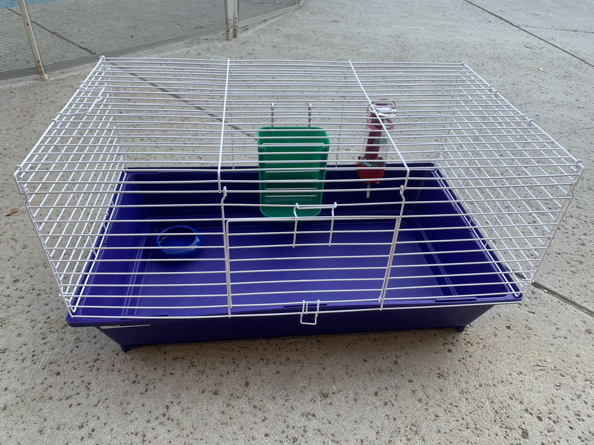 BRAND NEW GUINEA PIG CAGE WITH ACCESSORIES