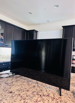 2019 Samsung 36 Inch TV