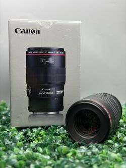 Canon EF 100mm f/2.8L Macro IS USM Lens