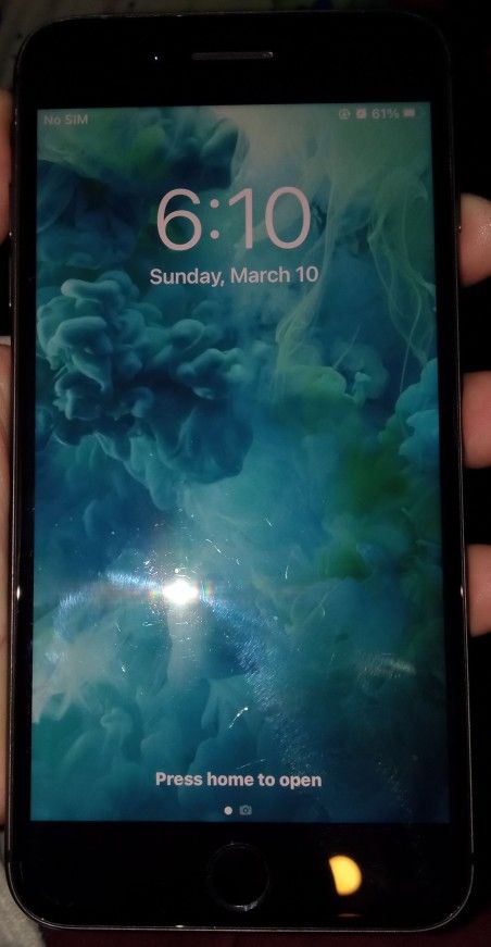 iPhone 8 Plus Unlocked 64 gab Excellent Condition 