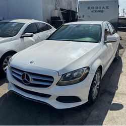 2016MercedesBanzC300