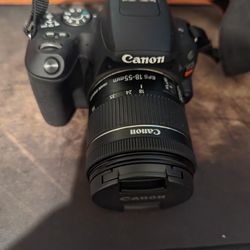 Canon Sl2 With Kit Lens  