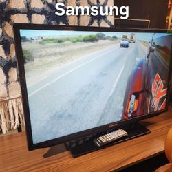 Samsung 32" HD H5000F 720p  LED TV: Wi-Fi, HDR10+, 60 Hz Refresh Rate
Model # UN32EH5000F
Has remote