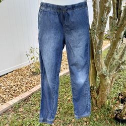 Levi’s Boys Size 12 Regular Elastic Waist Denim Jogger Jeans – Medium Wash Adjustable Drawstring 