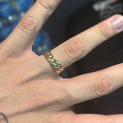 Cuban ring