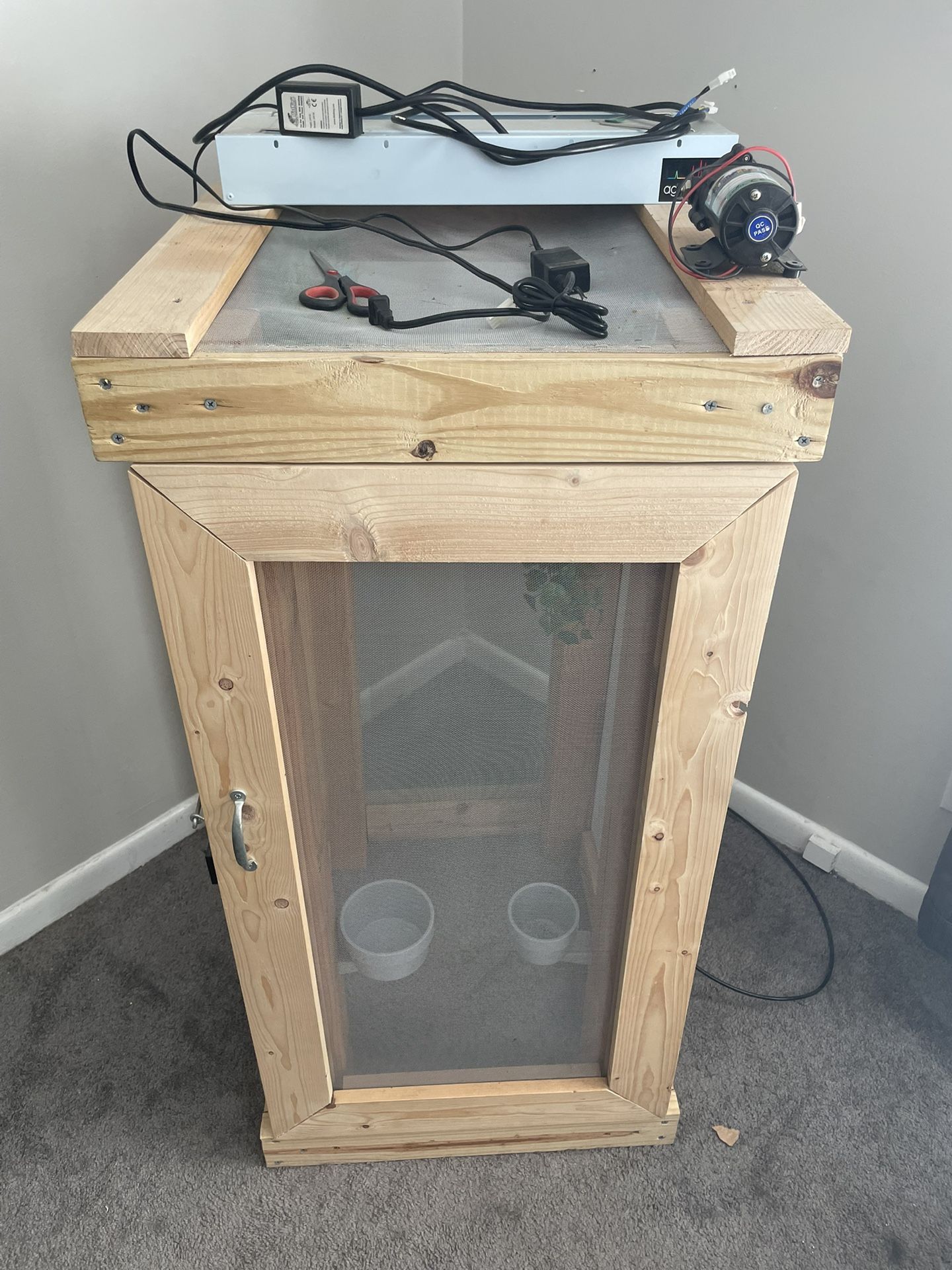 Reptile Cage (Full Set Up)