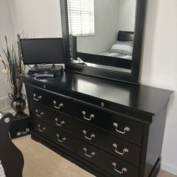 4-Piece Bedroom Set