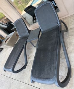 Outdoor Chaise Loungers