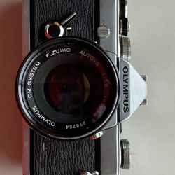 Olympus OM-1