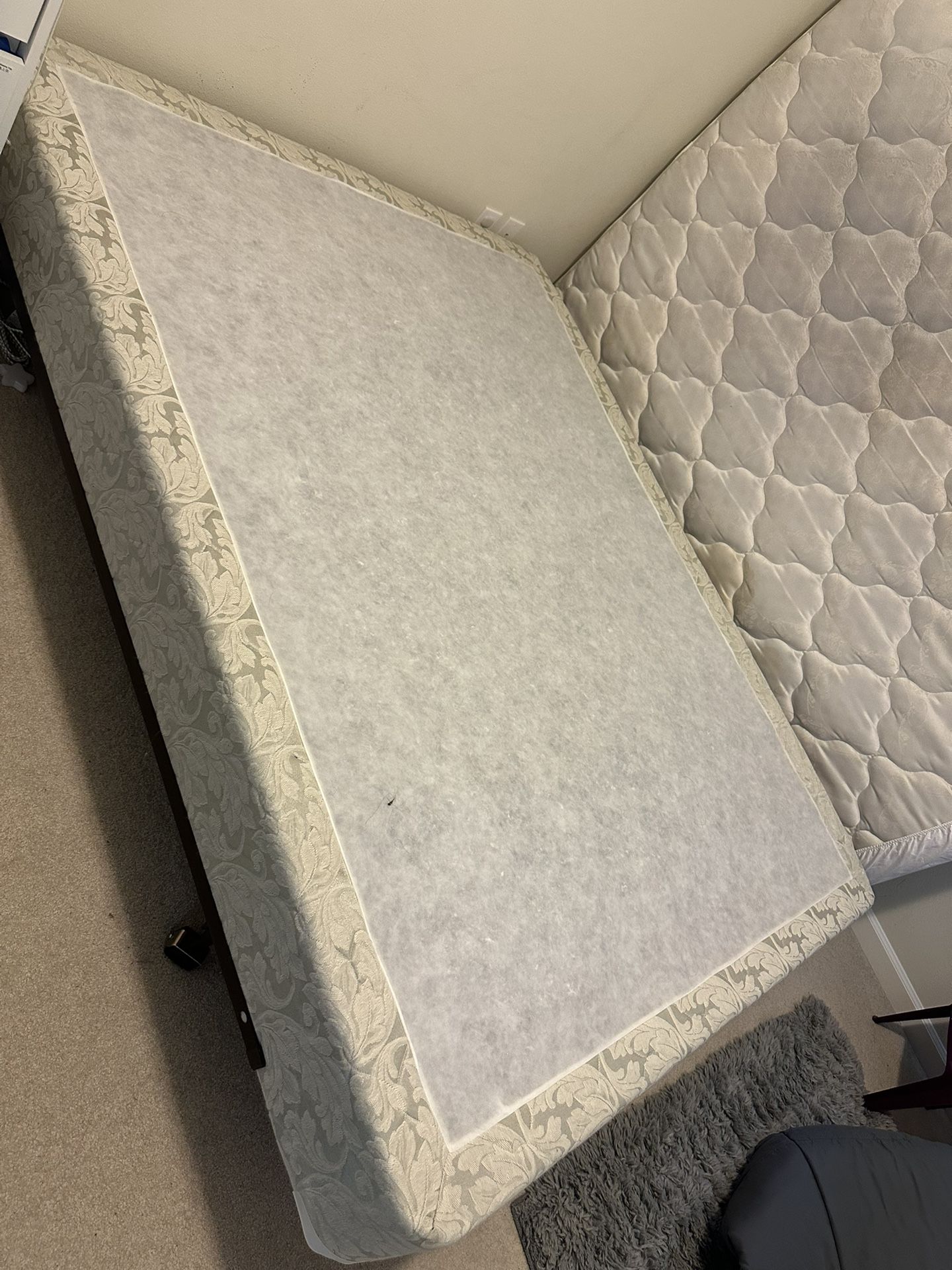 Box Spring (Queen)