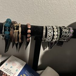 Bracelet Holder 