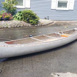 16ft Aluminum Canoe + 2 Paddles - $400 OBO or Trade for Kayaks