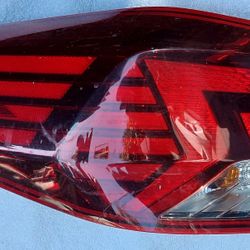 2019 2020 HYUNDAI ELANTRA LEFT DRIVER TAIL LAMP