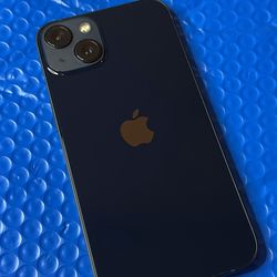 iPhone 13 128gb UNLOCKED - Excellent Condition!