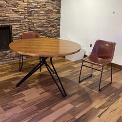 Round Wooden Modern Table And Chairs (5)
