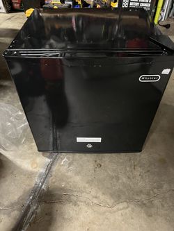 Whynter Refrigerator 