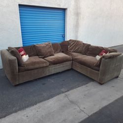 Comfortable Sectional Couch 🛋