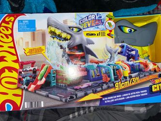 Hot wheels shark track