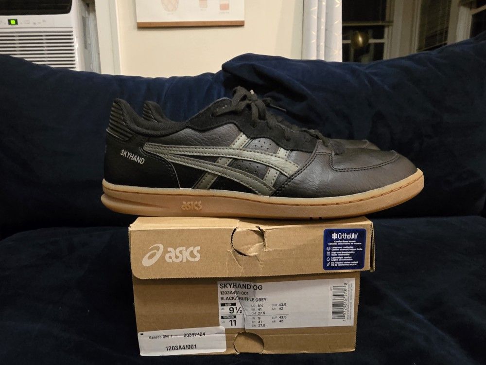 Asics Skyhand OG Men's 9.5 Black Truffle Grey Athletic Shoes