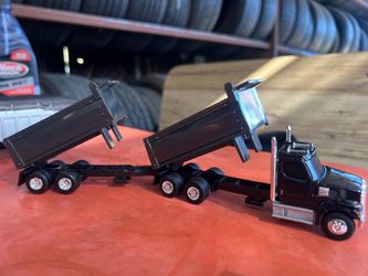 1/64 peter-built two trucks 2 trailers