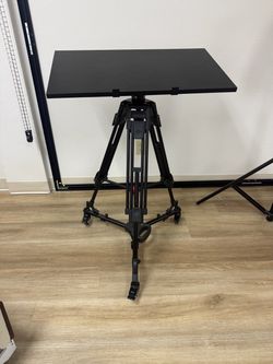 Tripod desk pro