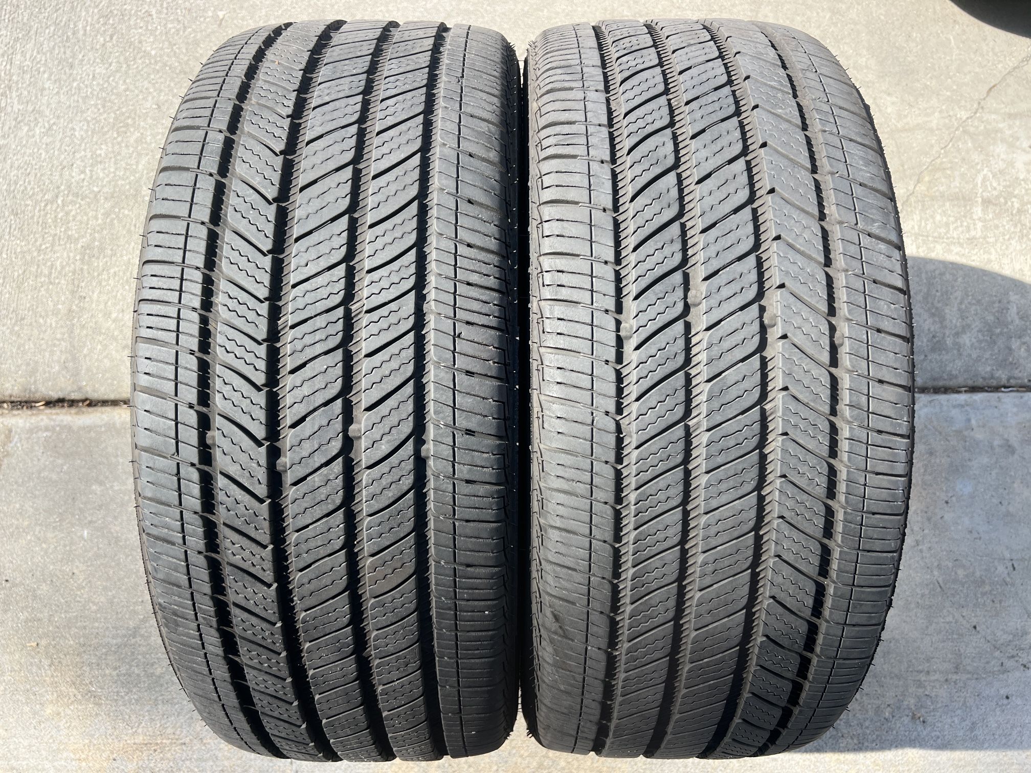 2 Bridgestone Tires 235/40/19