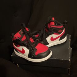 Jordan 1 mid Baby