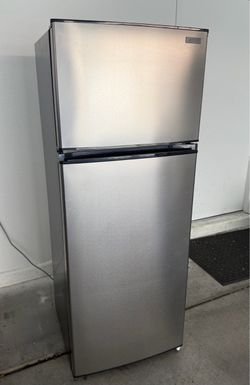 Vissani Small Fridge and Freezer