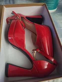 Tacones rojos/ Red Heels
