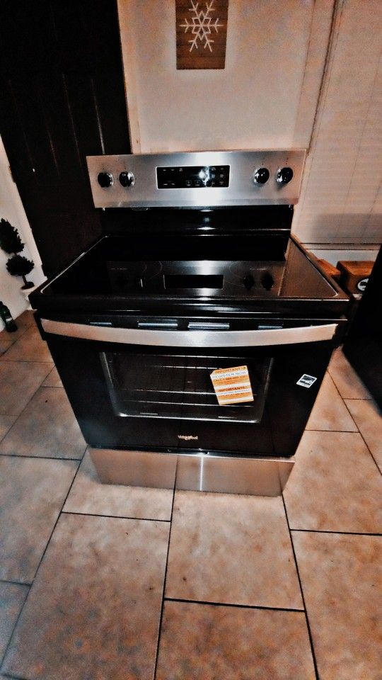 Whirlpool Stove Brand New $400