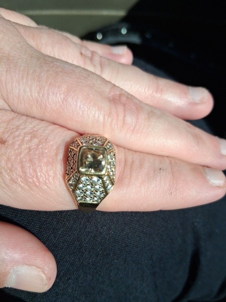 Pyramid Diamond 18k Gold