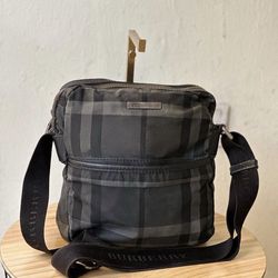 Pre Owned Burberry Zip Messenger Bag Smoked Check Canvas black Small