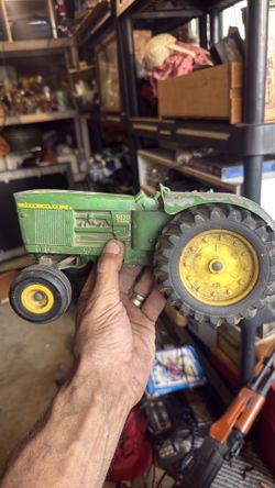 Vintage John Deer Tractor metal model