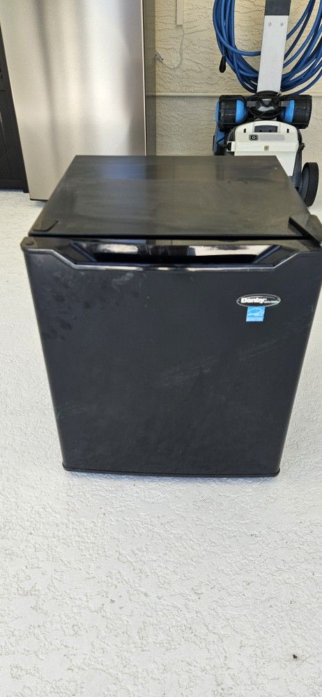 Danby 1.6 Cu Ft Compact Refrigerator