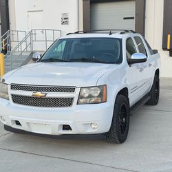 2009 Chevrolet Avalanche LS Pickup