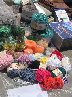 Yarn crochet flowers